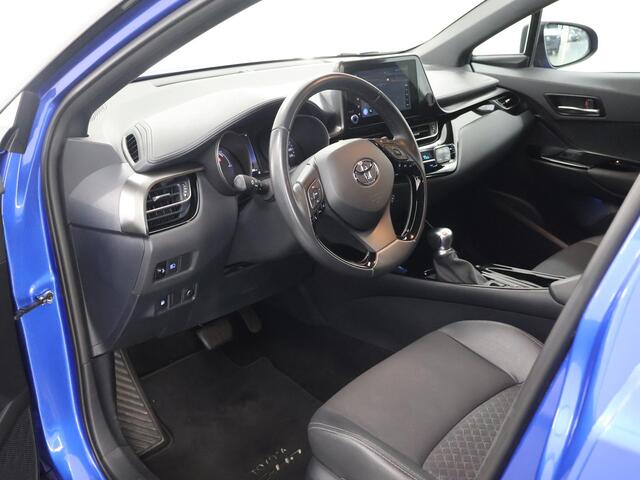 Toyota C-HR 1.8 Hybrid Style | Trekhaak | Dodehoekdetectie | Achteruitrijcamera | Apple Carplay/Android Auto | Cruise Control Adaptief | DAB |