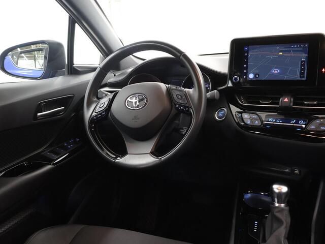 Toyota C-HR 1.8 Hybrid Style | Trekhaak | Dodehoekdetectie | Achteruitrijcamera | Apple Carplay/Android Auto | Cruise Control Adaptief | DAB |