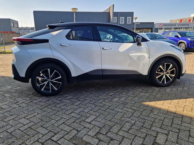 Toyota C-HR 1.8 Hybrid 140 First Edition Groot scherm | parkeersensoren | Rondom camera | elektr. achterklep