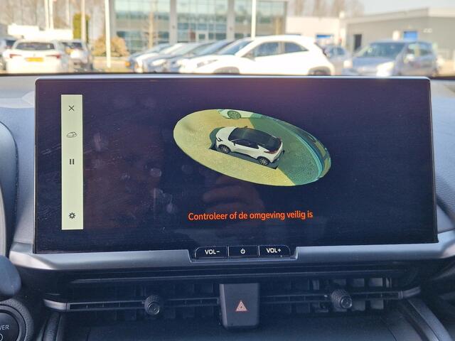 Toyota C-HR 1.8 Hybrid 140 First Edition Groot scherm | parkeersensoren | Rondom camera | elektr. achterklep