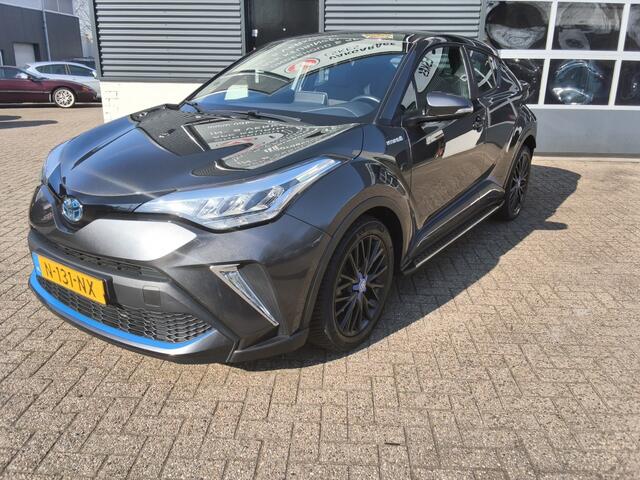 Toyota C-HR 1.8 Hybrid Business Dynamic LED en Navi met Carplay.