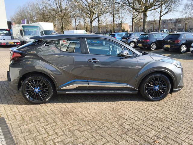 Toyota C-HR 1.8 Hybrid Business Dynamic LED en Navi met Carplay.