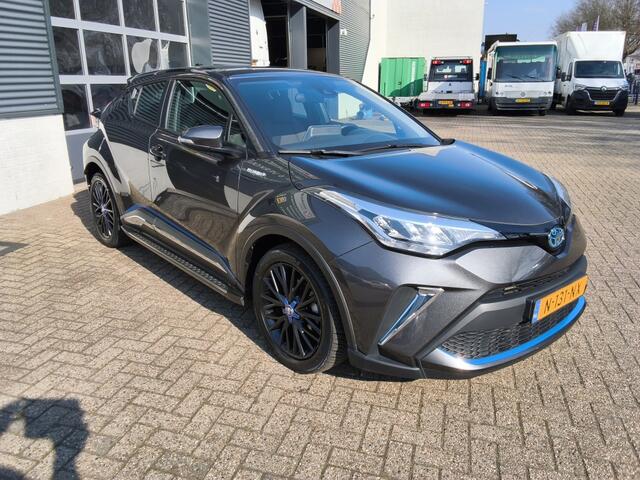 Toyota C-HR 1.8 Hybrid Business Dynamic LED en Navi met Carplay.