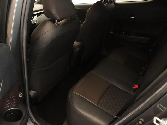 Toyota C-HR 1.2 Executive - ORIGINEEL NEDERLANDSE AUTO - NAVIGATIE - ADAPTIEVE CRUISE CONTROL - STOELVERWARMING VOORZIJDE - CLIMATE CONTROL - EXTRA GETINT GLAS - PARKEERSENSOREN VOOR + ACHTER - ELEKTRISCHE RAMEN/SPIEGELS - KEYLESS ENTRY