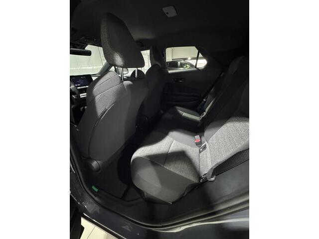 Toyota C-HR 2.0 Plug-in Hybrid 220 Dynamic | Direct Leverbaar |