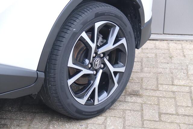 Toyota C-HR 1.8 Hybrid Dynamic, Stoelverwarming, Camera, Cruise, Navi