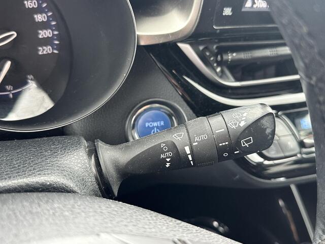 Toyota C-HR 1.8 Hybrid Style Ultimate lichtmetalen velgen 18" , Parkeersensoren voor - achter , Parkeerhulp ,navigatiesysteem full map , Stoelverwarming