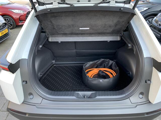 Toyota C-HR First Edition 77 kWh