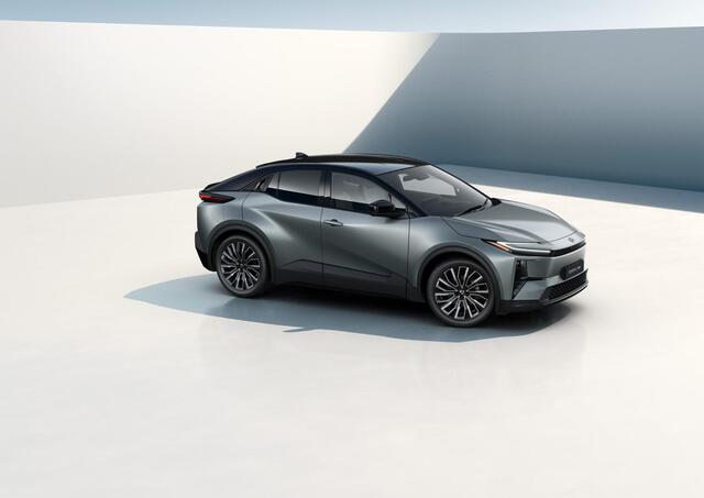Toyota C-HR Dynamic Limited Edition 57.7 kWh ACTIE! SNEL RIJDEN! Nu ¤2.000,- voordeel! Nu extra scherp geprijsd! 0344-611400