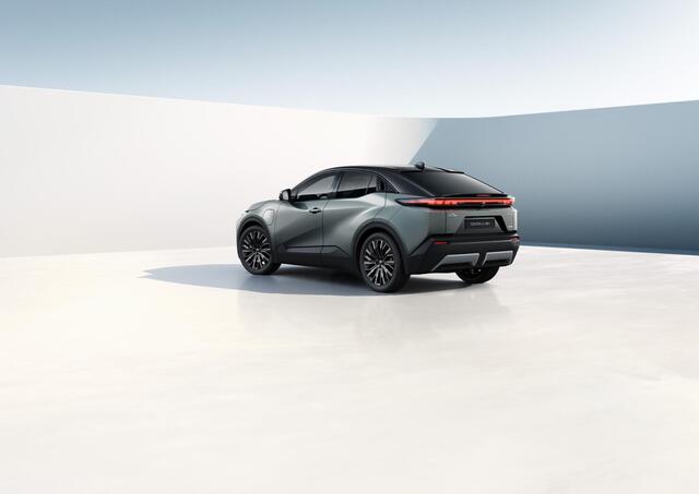 Toyota C-HR Dynamic Limited Edition 57.7 kWh ACTIE! SNEL RIJDEN! Nu ¤2.000,- voordeel! Nu extra scherp geprijsd! 0344-611400