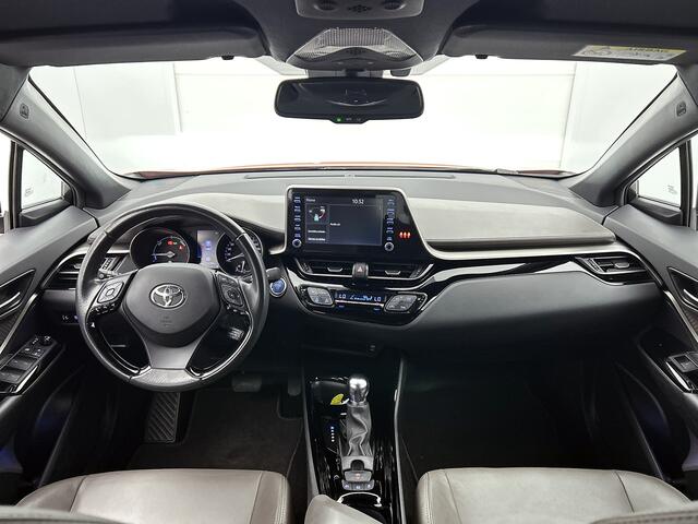 Toyota C-HR 1.8 Hybrid Executive | Blind Spot | Apple CarPlay/ Android Auto | Parkeersensoren V+A | LED verlichting v+a | Leder stoffe bekleding | Lendesteun