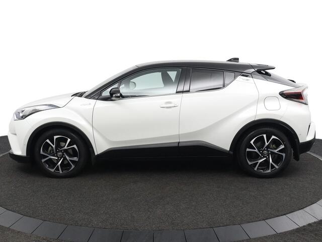 Toyota C-HR 1.8 Hybrid Style Ultimate | Afneembare Trekhaak | Stoel en Stuurverwarming | JBL | Navigatie | Parkeersensoren Rondom |