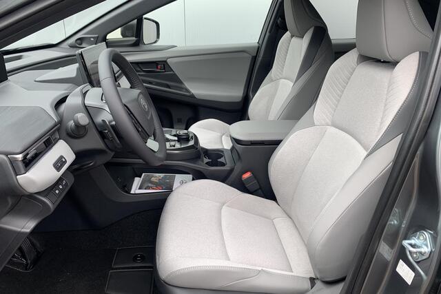 Toyota C-HR Executive AWD 77 kWh Executive Plus Pack | Nu ¤2.000 inruilpremie!