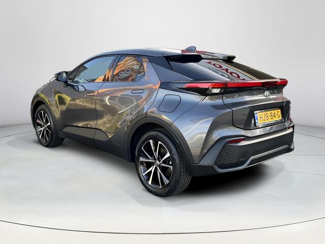 Toyota C-HR 2.0 Plug-in Hybrid 220 Dynamic | Stoel- + stuurverwarming | Carplay | Dode hoek waarschuwing |