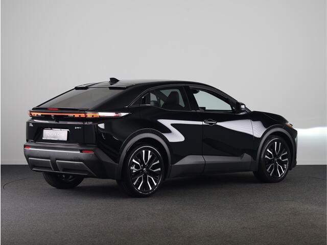 Toyota C-HR First Edition 77 kWh *NIEUW* | Uit voorraad leverbaar! | 20" LM velgen |