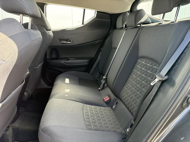 Toyota C-HR 2.0 Hybrid Dynamic / Automaat / Airco / Trekhaak / Cruise Control / Navigatie /