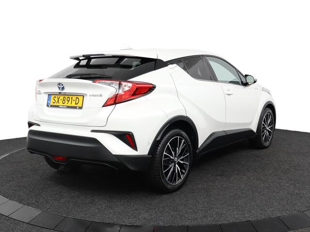 Toyota C-HR 1.8 Hybrid Style | Trekhaak | All Season Banden | Parkeersensoren | Blindspot Monitor | Stoelverwarming |