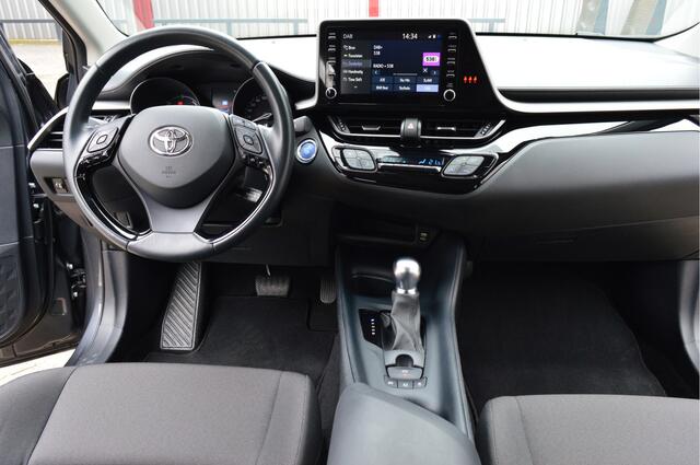 Toyota C-HR 1.8 Hybrid Active O.a: Adaptive cruise, Clima, Dab, 17 Inch L.M. met all-season, Carplay, Camera, Etc.. Rijklaar! All-in prijs!