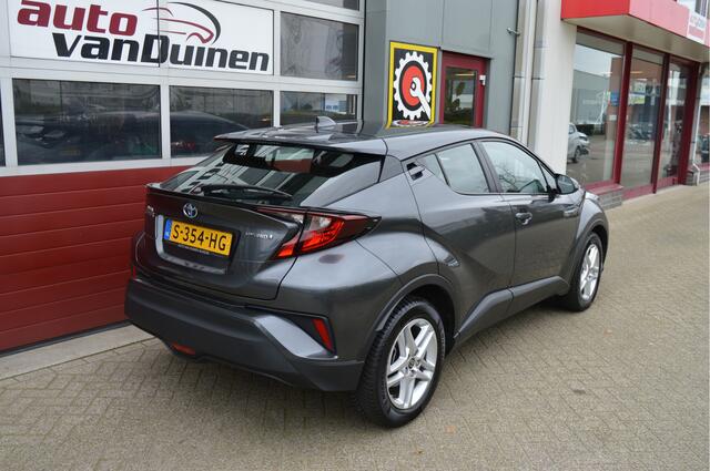 Toyota C-HR 1.8 Hybrid Active O.a: Adaptive cruise, Clima, Dab, 17 Inch L.M. met all-season, Carplay, Camera, Etc.. Rijklaar! All-in prijs!