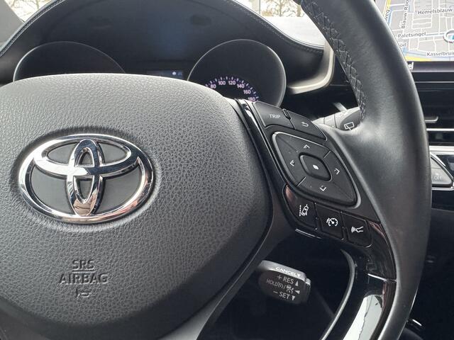 Toyota C-HR 1.8 Hybrid Dynamic | GEEN AFLEVERKOSTEN | Trekhaak, Navigatie, Stoelverwarming, Cruise control