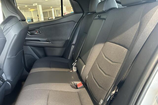 Toyota C-HR First Edition 77 kWh, Inruilpremie ¤2.000,- BSM, Apple Carplay/Android Auto, Stoel & Stuur verwarming!