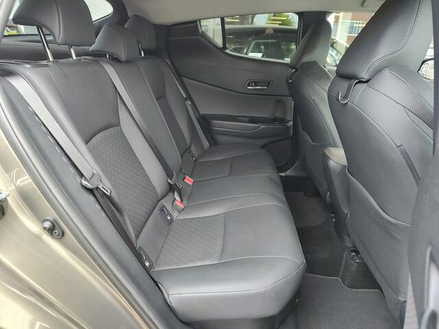 Toyota C-HR 1.8 HYBRID EXECUTIVE Voorruitverwarming | Keyless | JBL Audio