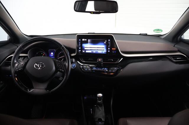 Toyota C-HR 1.8 Hybrid Executive | Trekhaak | Camera | Stoelverwarming