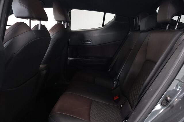 Toyota C-HR 1.8 Hybrid Executive | Trekhaak | Camera | Stoelverwarming