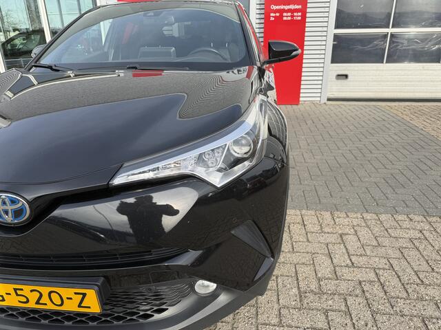 Toyota C-HR 1.8 Hybrid Executive *Met trekhaak!*