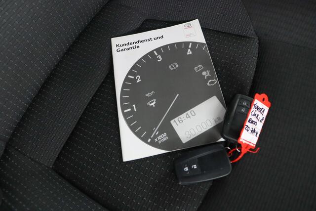 Toyota C-HR 1.8 Hybrid Business Intro | Stoel en stuurwiel verwarming | Navigatie |