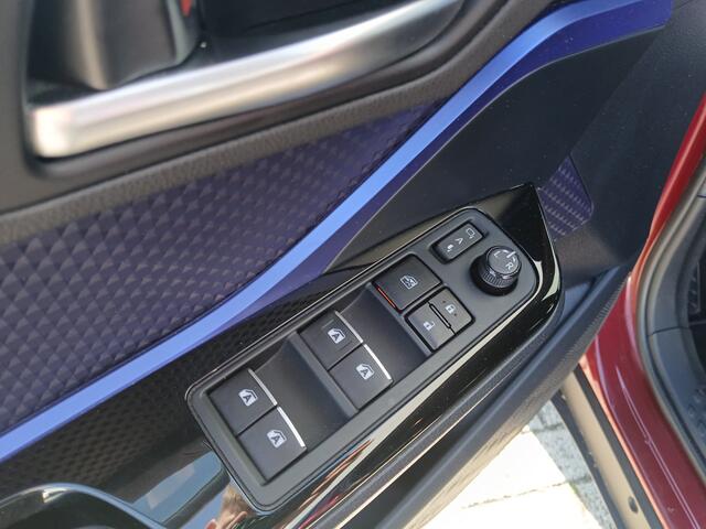 Toyota C-HR 1.8 Hybrid Premium Stoel Verwarming Ad Cruise Dode hoek detectie PDC