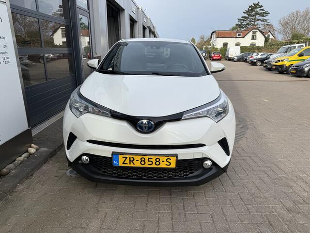 Toyota C-HR 1.8 Hybrid Business Intro