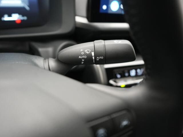 Toyota C-HR 2.0 Plug-in Hybrid 220 PK First Edition