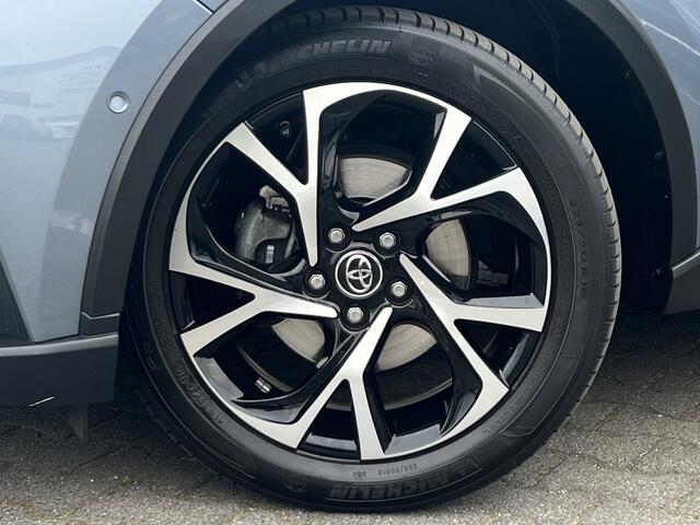 Toyota C-HR 2.0 Hybrid Team D | ACC | CarPlay | Camera | Keyless | 18 inch