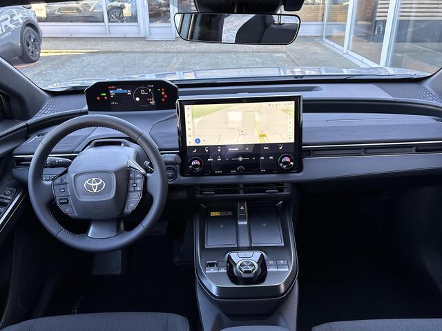 Toyota C-HR First Edition 77 kWh **STUURVERWARMING/ DODEHOEK DETECTIE/ ELEKTRONISCHE ACHTERKLEP**