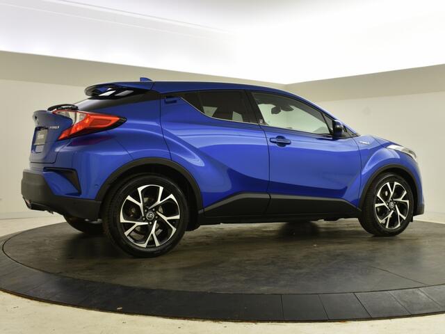 Toyota C-HR 1.8 Hybrid Team D | PDC | stoelverwarming | Trekhaak | Blindspot