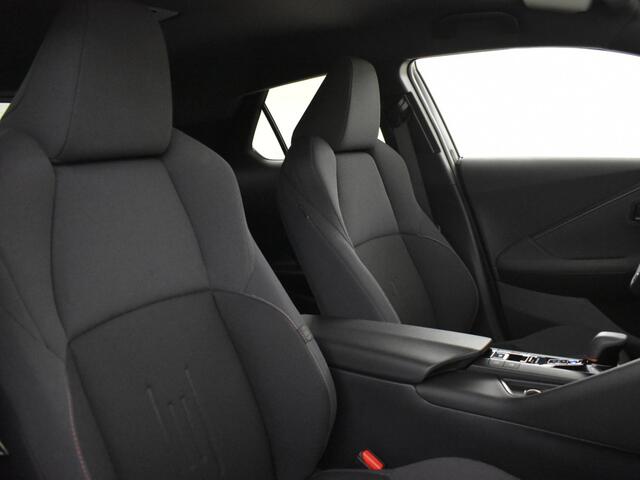 Toyota C-HR 2.0 PHEV 220 Plug In Team D Bi Tone | Blindspot | PDC |