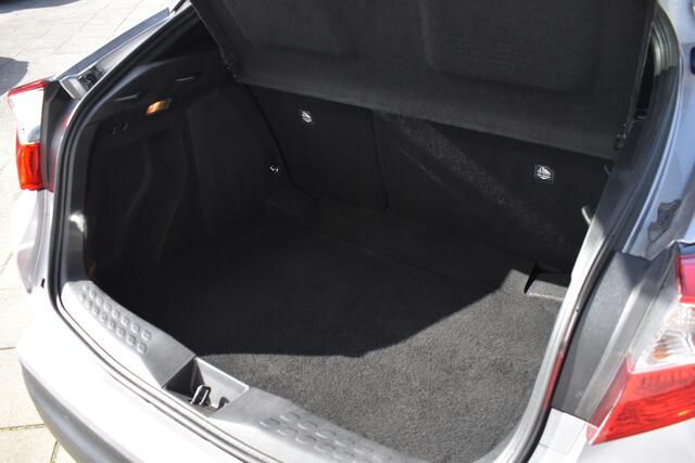 Toyota C-HR 1.8 Hybrid Executive Automaat 122pk | Keyless entry | Voorstoelen verwarmd | PDC |