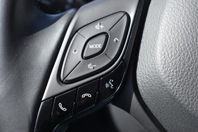 Toyota C-HR 1.8 Hybrid Executive Automaat 122pk | Keyless entry | Voorstoelen verwarmd | PDC |