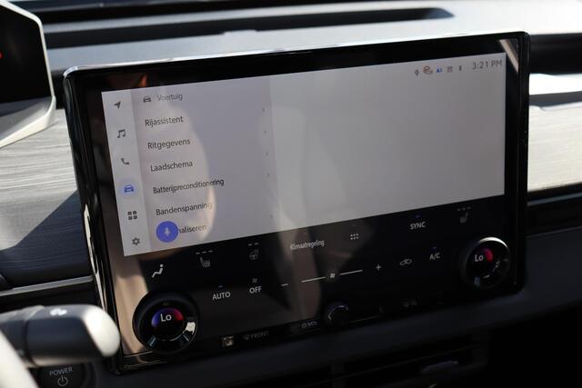 Toyota C-HR First Edition 77 kWh, Apple Carplay / Android Auto ,Adaptieve cruise control.