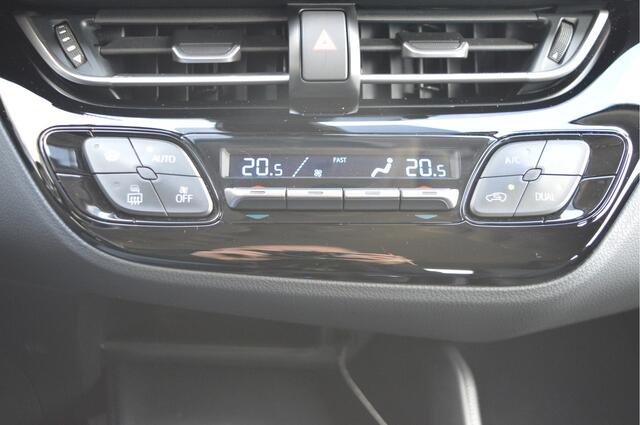 Toyota C-HR 1.8 Hybrid Active NL-Auto / Apple,android / Led verl. / Clima / 67000KM