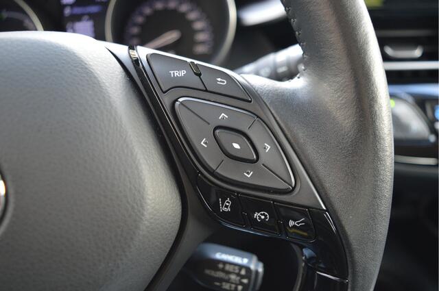 Toyota C-HR 1.8 Hybrid Active NL-Auto / Apple,android / Led verl. / Clima / 67000KM