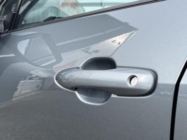 Toyota C-HR Executive AWD 77 kWh | Executive plus pack | Lichtgrijs interieur |