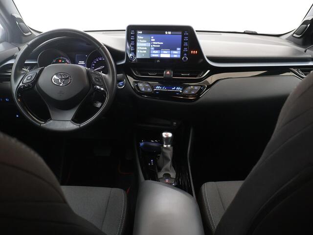 Toyota C-HR 2.0 Hybrid Style | Trekhaak | Navigatie | Apple Carplay/Android Auto | Parkeercamera | DAB | LED | Stoelverwarming | Cruise Control | Climate Control | JBL Audio |