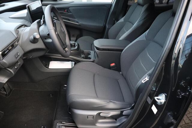 Toyota C-HR First Edition 77 kWh Inruilpremie ¤2.000,- BSM, Apple Carplay/Android Auto, Stoel & Stuur verwarming!