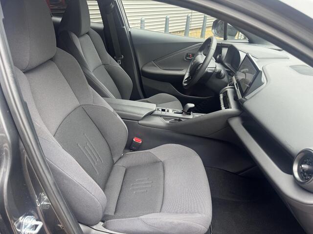 Toyota C-HR 2.0 Plug-in Hybrid 220 Dynamic | Stuur-/ & Stoelverwarming | Dodehoek detectie | Elektrische kofferbak | Parkeersensoren