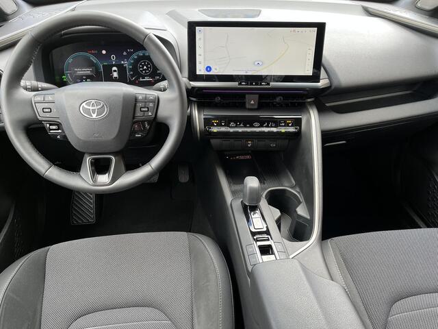 Toyota C-HR 2.0 Plug-in Hybrid 220 Executive | Two -tone lak | Carplay | Sfeerverlichting | 19 inch LM-velgen | Stoel- + stuurverwarming |