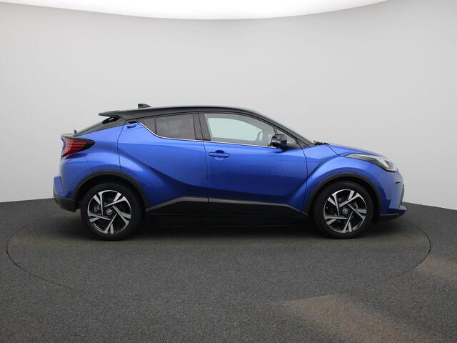 Toyota C-HR 1.8 Hybrid Business Plus | Climate Control / ECC | Licht metalen velgen 18 inch | Cruise control Adaptive | Connectiviteit, Navigatie | Half lederen bekleding zwart | Stoelverwarming | Xenon koplampen | Park Distance Control voor en achter | Achteruitrijc