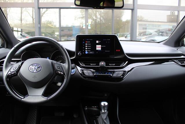 Toyota C-HR 1.8 Hybrid Dynamic | Rijklaar | Trekhaak | Apple/Android | Camera | Adap. Cruise | Clima | DAB+ | PDC | Blind Spot