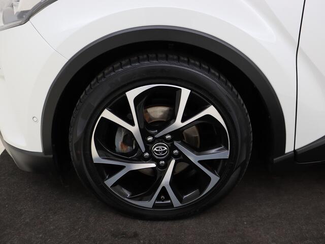 Toyota C-HR 1.8 Hybrid Bi-Tone Plus Trekhaak afneembaar | VOL LEDER | Dodehoekdetectie | JBL | Stoel/Stuurverwarming |